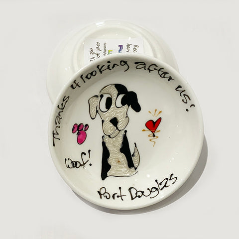 White with Black Dog - Thanks for Looking After Us (Port Douglas) - Rings-n-Things Dish