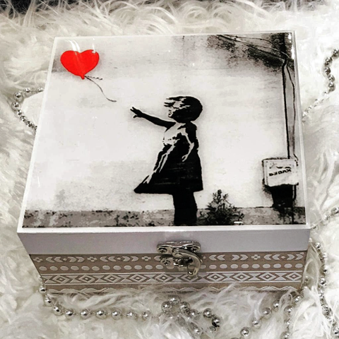 Resin Box - Banksy Girl with a Red Balloon